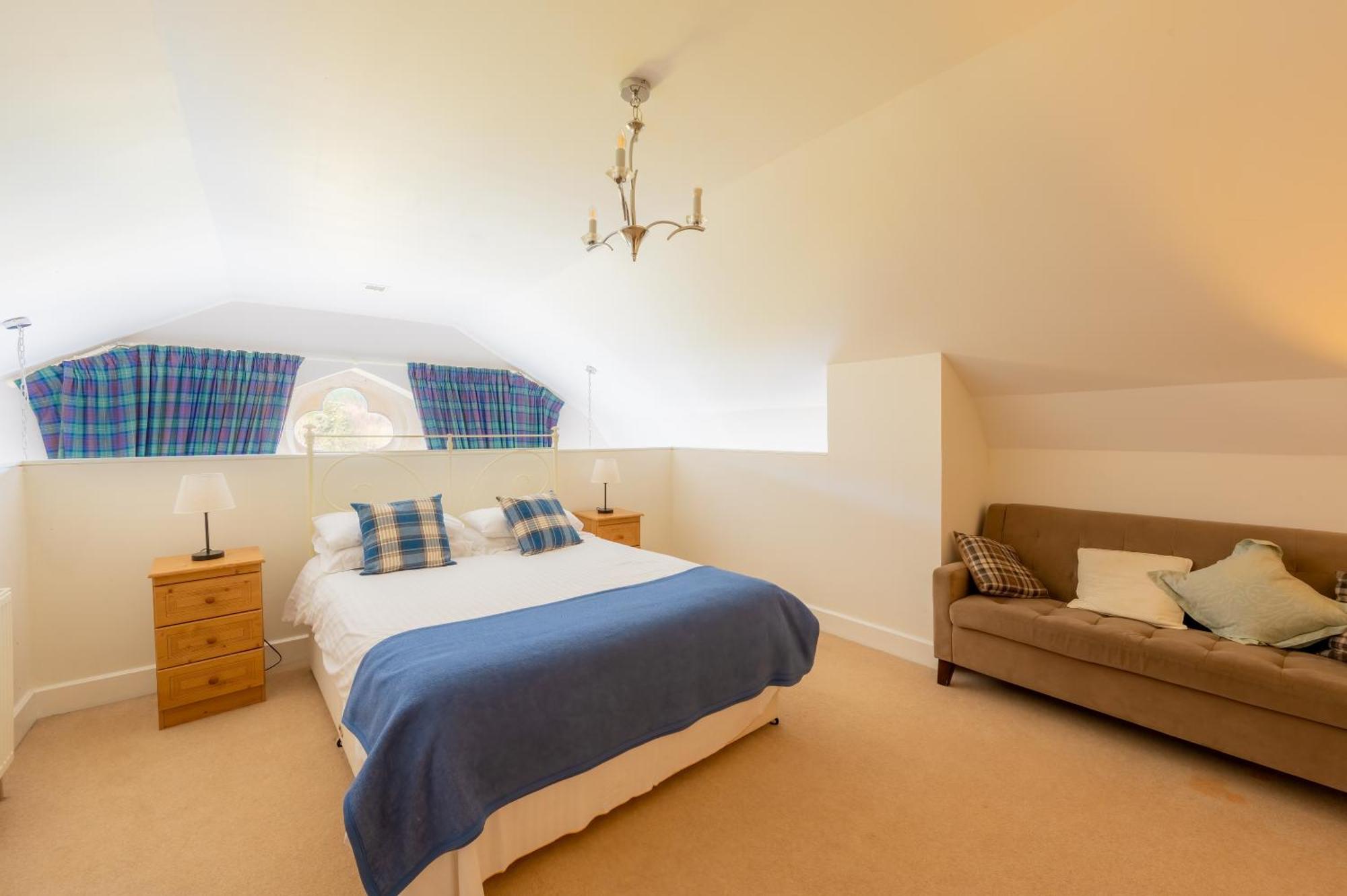 The Caledonian 3 Bedroom Self Catering Apartment In Historic Abbey حصن أوغسطس المظهر الخارجي الصورة