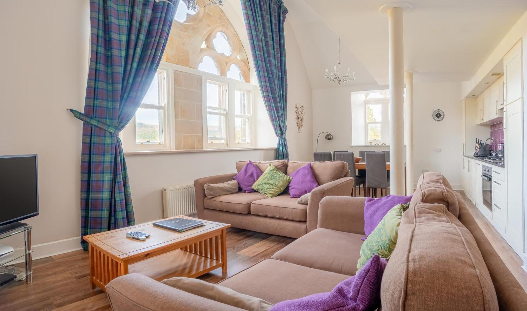 The Caledonian 3 Bedroom Self Catering Apartment In Historic Abbey حصن أوغسطس المظهر الخارجي الصورة
